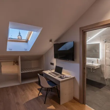 Neru Con Encanto 2* ليون