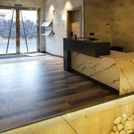 Neru Con Encanto فندق ليون