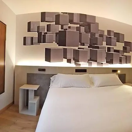 Neru Con Encanto 2* ليون