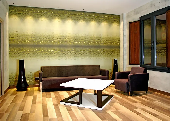 Neru Con Encanto 莱昂