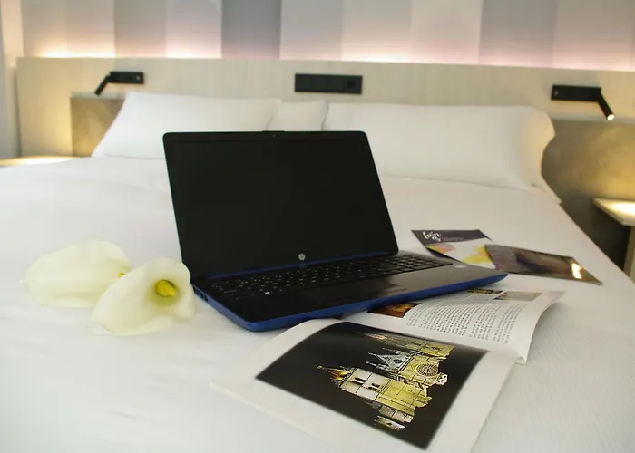 Neru Con Encanto Hotel Leão